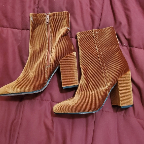 Ankle boots - Picture 3 of 3